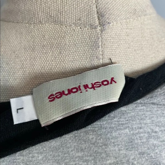 Yoshi Jones Size L A - line Sleeveless V - Neck Stripped - Picture 4 of 4